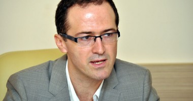 Stire din Economie : Cum a ajuns Ciprian Mihail Fronea comisar șef al Gărzii Financiare Constanța? (I)