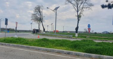 Cisternă plină cu combustibil, răsturnată în apropierea Aeroportului Mihail Kogălniceanu - 6