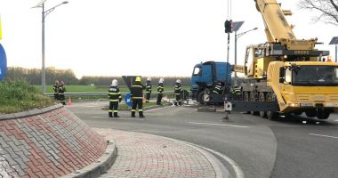 Cisternă plină cu combustibil, răsturnată în apropierea Aeroportului Mihail Kogălniceanu - 9