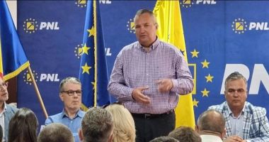 Stire din Politică-Administrație : Conducerea PNL s-a reunit la Braşov. Nicolae Ciucă face strategii de campanie electorală