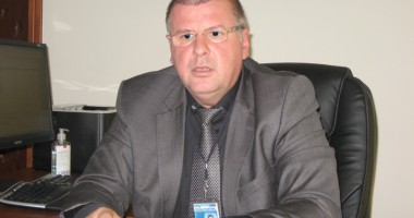 Stire din Economie : Cât reziști în echilibru pe sârmă când te numești Oil Terminal