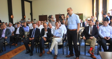 Consilierii județeni se reunesc în ședință
