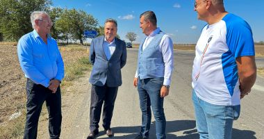 Stire din Politică-Administrație : Veşti bune în mediul rural. A început reabilitarea Drumului Județean Pecineaga - Amzacea