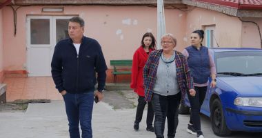 Stire din Politică-Administrație : Preşedintele CJC, Florin Mitroi, în vizită de lucru la Centrul de Îngrijire şi Asistenţă Poarta Albă