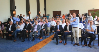 Stire din Politică-Administrație : Consilierii județeni, convocați la ședință