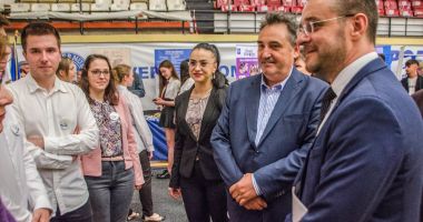 Stire din Politică-Administrație : Preşedintele CJC, Mihai Lupu, prezent la deschiderea "Târgului Ofertelor Educaţionale"