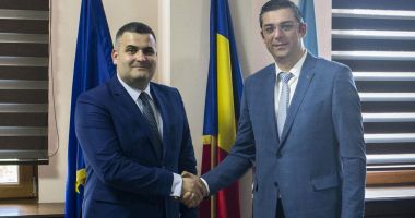 Stire din Politică-Administrație : Șeful CJC, Horia Țuțuianu, întâlnire cu ministrul Apărării, Gabriel Leș