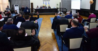 Stire din Politică-Administrație : Ședință la Consiliul Județean. Cine îi înlocuiește pe liberalii demisionari