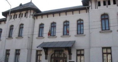 Stire din Cultură-Educație : "Eminescu", frate cu turcu