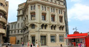 Mărire și decădere. Ieri - hotel de lux, azi - cu placaje în geam! - 8