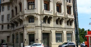 Mărire și decădere. Ieri - hotel de lux, azi - cu placaje în geam! - 7
