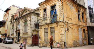Stire din Social : Vremuri grele pentru proprietarii de clădiri și terenuri din Constanța. Primăria îi va usca la buzunare