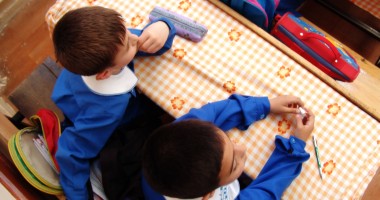 Stire din Cultură-Educație : Unde sunt cele două clase de a II-a evaluate