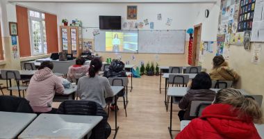 "Venim la școală pentru un viitor mai bun", un proiect în beneficiul elevilor Școlii 40 - 3