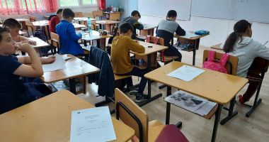 Stire din Cultură-Educație : EVALUARE NAȚIONALĂ 2022. Iată ce subiecte au primit elevii astăzi la limba română