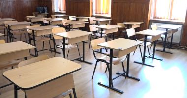 Stire din Cultură-Educație : Cadrele didactice își vor putea "îngheța" posturile, doar cinci ani. Proiectul a trecut de Camera Deputaților
