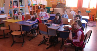 Stire din Cultură-Educație : "Sunt școli cu prea multe clase pregătitoare!"