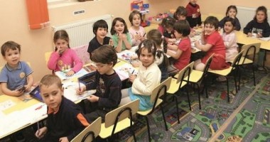 Stire din Social : Senat: Clasa pregătitoare va fi inclusă în programul "Laptele și cornul"