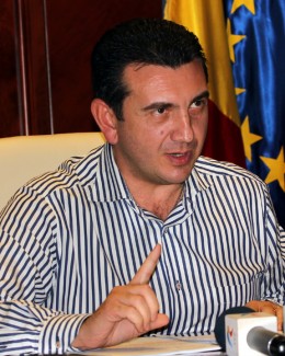 Stire din Politică-Administrație : "Nu voi clipi când va trebui să aplic legea în cazul construcțiilor ilegale"