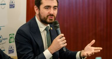 Stire din Politică-Administrație : Claudiu Năsui, de la USR: „La Ministerul Economiei, 80% sunt pile, cunoştinţe şi relaţii”