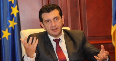 Prefectul Claudiu Palaz, "arbitru" în conflictul portuarilor - 6