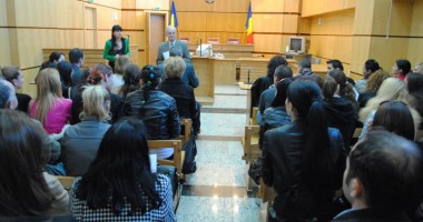 Studenții șaguniști au simulat un proces la Tribunalul Constanța - 2