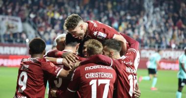 Stire din Sport : Rapid a învins UTA cu 2-0 în Superliga României la fotbal