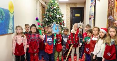 Stire din Social : Au sosit primii colindători la Primăria Constanţa