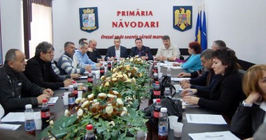 Stire din Politică-Administrație : Colinde, cadouri și schimbare de consilieri la Năvodari