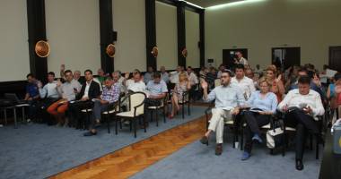 Stire din Politică-Administrație : Schimbări majore în administrație! Ce se întâmplă cu Asistența Socială și Poliția Locală
