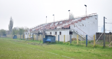 GALERIE FOTO. Constanța, praf la capitolul baze sportive.  Ruina din cartierul Palas - 7