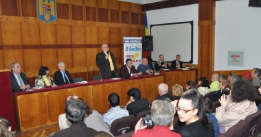Stire din Cultură-Educație : Clubul Umoriștilor îi convoacă pe constănțeni la o mare porție de râs