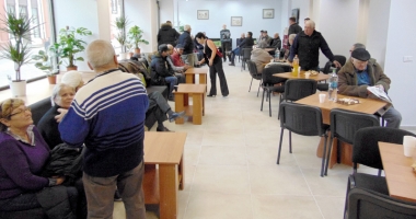 Stire din Eveniment : Cluburile de pensionari, în atenția polițiștilor! Ce avertismente le-au transmis