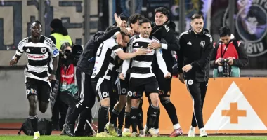 Stire din Sport : Universitatea Cluj a umilit-o pe Universitatea Craiova și este lider în Superligă