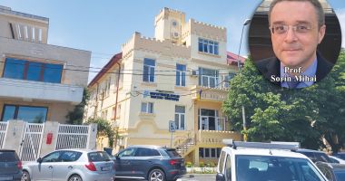 Stire din Cultură-Educație : În scripte, IȘJ e mândru de fondurile atrase. Dar avem table inteligente și profesori necalificați la catedră!