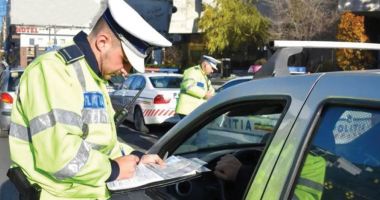 Stire din Eveniment : Amenzi mai mari pentru șoferi din 2024. Câți bani vei scoate din buzunar dacă ești prins fără centura de siguranță