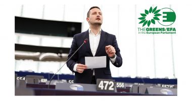 Stire din Politică-Administrație : Eurodeputatul Nicu Ştefănuţă: "Când te faci frate cu extrema dreaptă, să te aștepți să te tragă în noroi"