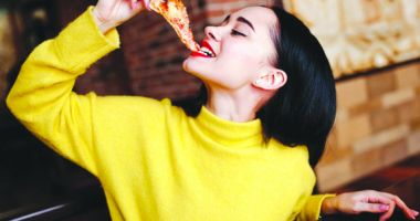 Stire din Sănătate : Atenţie ce mâncaţi! Flatulenţa apare din cauza alimentaţiei