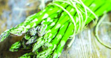 Stire din Sănătate : Sparanghelul reduce grăsimea abdominală și previne malformațiile