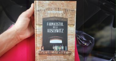 Stire din Cultură-Educație : Cartea săptămânii. ”Farmacistul de la Auschwitz”, de Patricia Posner
