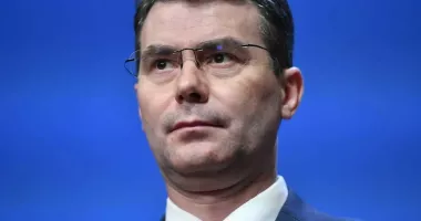 Stire din Actualitate : Preşedintele CNAS: Am scos pentru o perioadă de timp obligativitatea semnării cu cardul
