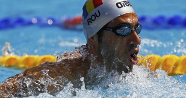 Stire din Sport : "Delfinii", impresionanți în bazin