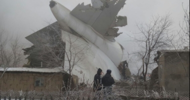 TRAGEDIE AVIATICĂ / Un avion al Turkish Airlines s-a prăbușit peste case. SUNT ZECI DE MORȚI!
