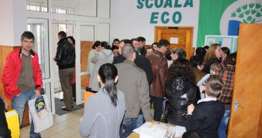 Stire din Cultură-Educație : Pe 2 aprilie se afișează listele cu respinșii în clasa I