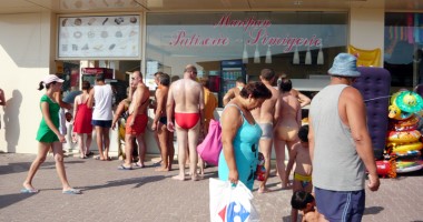 Stire din Diverse : "Gogoașa înfuriată" a pierdut lupta cu covrigul… sățios