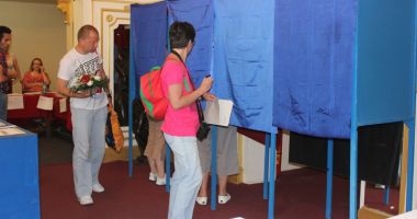 Stire din Politică-Administrație : Coaliția pentru Familie acuză modul în care a fost organizat referendumul și boicotul partidelor