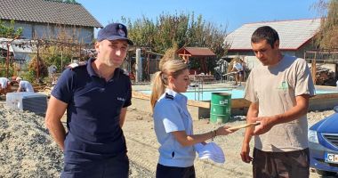 Stire din Eveniment : Ajutor de la pompieri pentru o familie cu patru copii, rămasă fără casă
