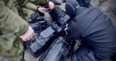 Stire din Actualitate : Peste 100 kg de cocaină, în valoare de 15 milioane de dolari, găsite pe fundul mării