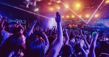 Stire din Eveniment : Mai multe persoane care vindeau cocaină în cluburi  au fost arestate preventiv