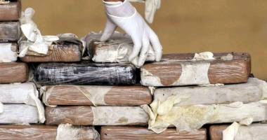 Stire din Eveniment : Captură record de droguri: 70 de kg de cocaină neagră